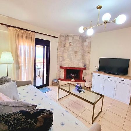 Nice Apartment With Amazing Views Kriopigi Room photo