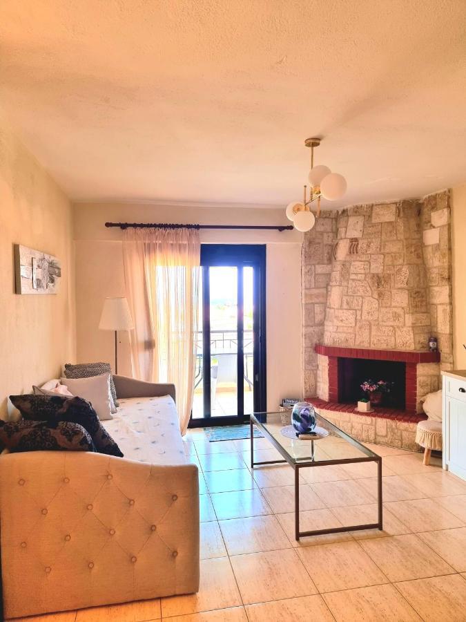 Nice Apartment With Amazing Views Kriopigi Room photo
